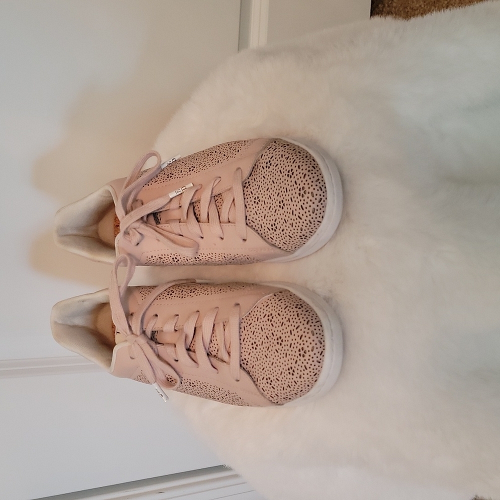 Ellen Degeneres Pink Leather Sneakers